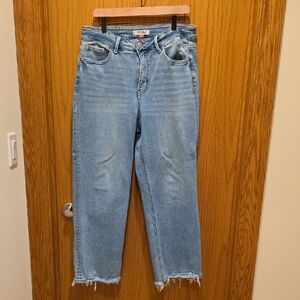 ARULA Light Blue Cropped Jeans with Frayed Hem